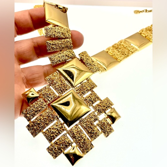 Vintage 1972 Monet Pas D'Or Collection Elda Krecic Statement Necklace Book Piece - Picture 3 of 7